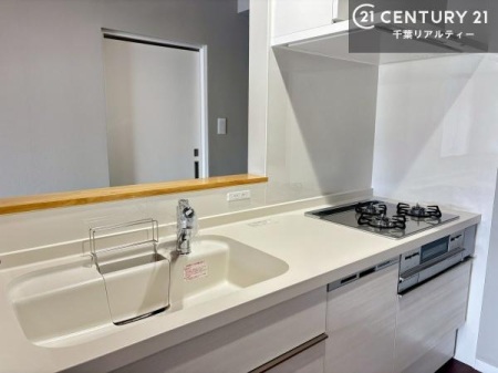 �L�b�`�� ���C�h�ȃV���N�ł��ˁI�������˂ɂ������������₷���Ǝ����y�X�d�l�̃V�X�e���L�b�`���ł��I
�f�U�C�����Ƌ@�\�������˂��L�b�`���Ő�����������܂��ˁI