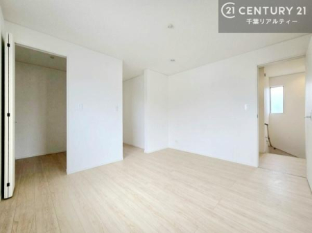 �m�� ���[�X�y�[�X�����Ă��܂��I�������X�b�L�����ڂ��鎖���ł��܂��ˁB
�Ƌ��I�΂Ȃ��V���v���ȃf�U�C���ׁ̈A�Ƌ��I�΂����C�ɓ���̋�ԍ�肪�ł������ł��ˁB