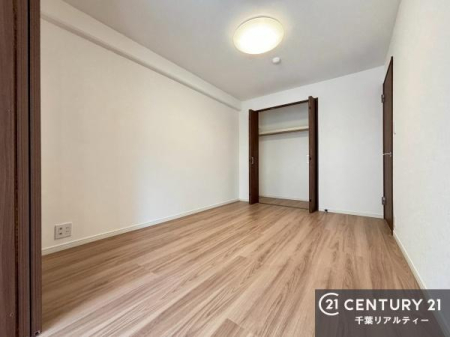 �m�� ���[�X�y�[�X�����Ă��܂��I�������X�b�L�����ڂ��鎖���ł��܂��ˁB
�Ƌ��I�΂Ȃ��V���v���ȃf�U�C���ׁ̈A�Ƌ��I�΂����C�ɓ���̋�ԍ�肪�ł������ł��ˁB