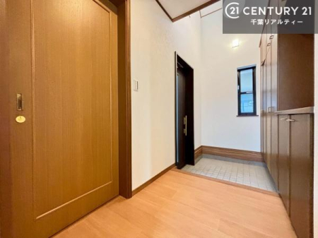 ���� ���ċA���Ă��Ă��A�������܁I�����������Ȃ�A�D�����}������Ă�����ԂɂȂ��Ă��܂��B
���邭��������錺�ւł��I