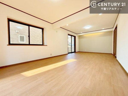 ���r���O �D�����z���܂肪���r���O����ł���ċ��S�n�̗ǂ���Ԃ����o���Ă���܂��I
���났�̎��Ԃ��߂����܂��I