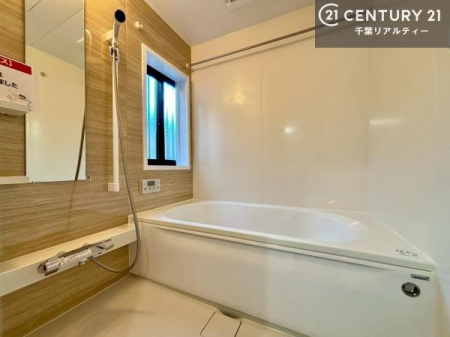 ���� �������������l�̕��͋C�̃o�X���[���́A�����o�Ă��ăo�X�^�C�����[���I
���d���撣���Ă��邲�J���ɂ��D�݂̍���̓����܂����āA�y����ł݂Ă͂������ł��傤���H