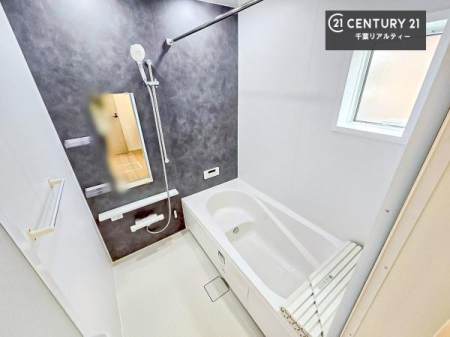 ���� �������������l�̕��͋C�̃o�X���[���́A�����o�Ă��ăo�X�^�C�����[���I
���d���撣���Ă��邲�J���ɂ��D�݂̍���̓����܂����āA�y����ł݂Ă͂������ł��傤���H