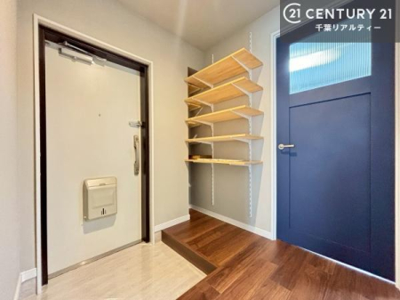 ���� �V���[�Y�{�b�N�X�t���B���ւ��Еt�����|�������₷���ł��I
�X�b�L���������ւŌ˂��J�����u�ԁA�������̂���S�n������Ԃ��o�}���Ă���܂��B