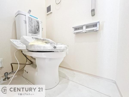 �g�C�� �������֍��ɂ��A�~��͕֍����g�����ł���̂ŗ₽���֍��ɍ��炸�ɍςފ������d�l�ł��I�V���v���ȃJ���[����Ƃ��Ă���̂ŁA������ꂪ���₷���ł��B�i�{�H��j