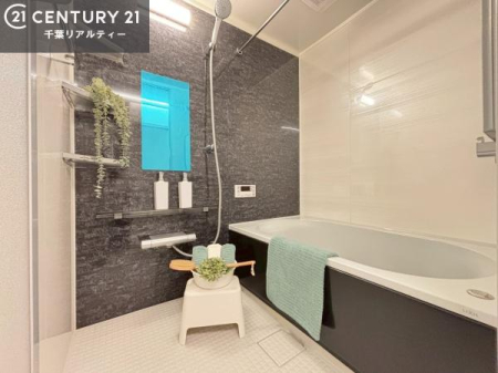 ���� �������������l�̕��͋C�̃o�X���[���́A�����o�Ă��ăo�X�^�C�����[���I
���d���撣���Ă��邲�J���ɂ��D�݂̓����̓����܂����āA�y����ł݂Ă͂������ł��傤���H