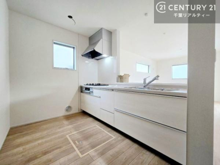 �L�b�`�� ��Ƃ肠�钲���X�y�[�X�ō�Ƃ����₷�����K�ȃL�b�`���ł��I
���q�l�ƈꏏ�ɂ��َq������y���߂�L�X�X�y�[�X�ł��B�y�����������ԂɂȂ肻���ł��ˁI