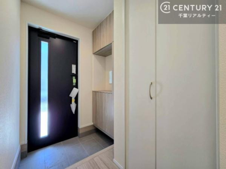 ���� �V���[�Y�{�b�N�X�t���Ȃ̂ŁA���ւ��Еt�����|�������₷���ł��I
�X�b�L���������ւŌ˂��J�����u�ԁA�������̂���S�n������Ԃ��o�}���Ă���܂��B