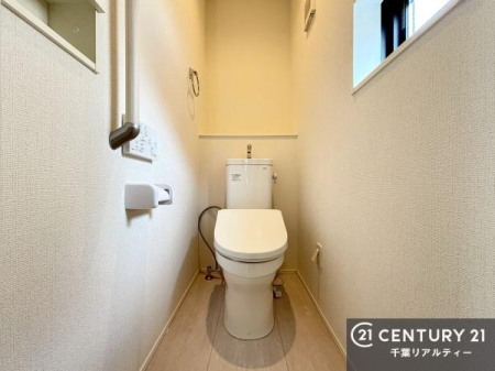 �g�C�� �������֍��ɂ��A�~��͕֍����g�����ł���̂ŗ₽���֍��ɍ��炸�ɍςފ������d�l�ł��I�V���v���ȃJ���[����Ƃ��Ă���̂ŁA������ꂪ���₷���ł��B
