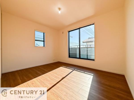 �Q�� ���邭���ʂ��̗ǂ������ł��B�u�V���v���v�Ƀf�U�C�����ꂽ�����B���R�x�������̂ŉƋ�⃌�C�A�E�g�ł��D�݂̋�Ԃ�n��グ���܂��B�����x�A���n�ɂĂ��m�F���������B�i�{�H��j