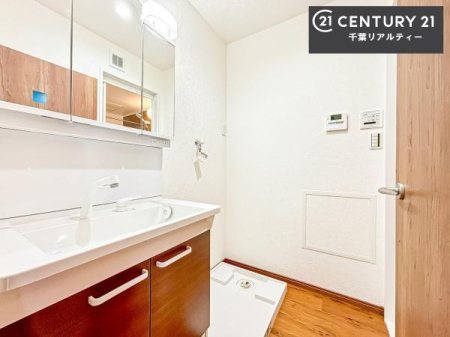 ���ʑ�E���ʏ� �g�Ȃ�𐮂�����ʏ��́A���������厖�ł��I������̐������̂��镵�͋C�����o�I�C�����悭���g�����������܂��B�L�X�����X�y�[�X���������ł��ˁI
