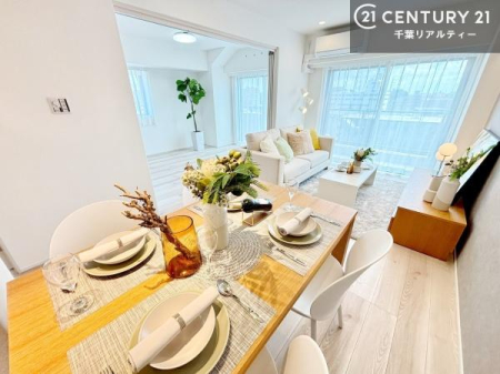 ���r���O �傫�ȑ����炽���Ղ�̗z���������閾�邢���r���O�B�J�����̂��郊�r���O�ŉƑ��c���̂��났�̎��Ԃ��߂����܂��I