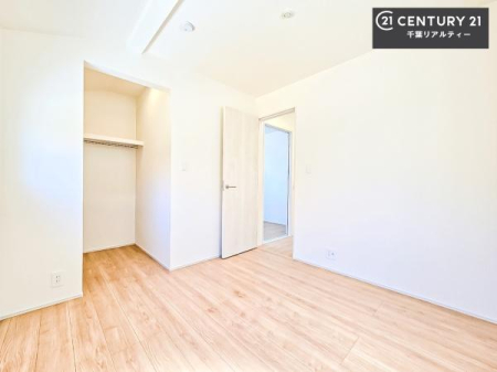 �m�� ���邭���ʂ��̗ǂ������ł��B�u�V���v���v�Ƀf�U�C�����ꂽ�����B���R�x�������̂ŉƋ�⃌�C�A�E�g�ł��D�݂̋�Ԃ�n��グ���܂��B�����x�A���n�ɂĂ��m�F���������B