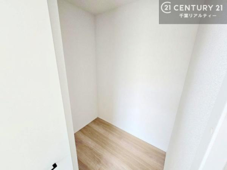 ���[ �E�H�[�N�C���N���[�[�b�g�t���ł��B��������̂��m���Ȃǂ����[���Ă��������ł��ˁI���ɂ���@�������ȂǋG�ߕ��̑傫�ȉƓd�����[�ł��܂��I