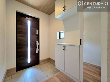 ���� �V���[�Y�{�b�N�X�t���B���ւ��Еt�����|�������₷���ł��I
�X�b�L���������ւŌ˂��J�����u�ԁA�������̂���S�n������Ԃ��o�}���Ă���܂��B