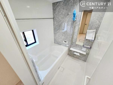 ���� �������������l�̕��͋C�̃o�X���[���́A�����o�Ă��ăo�X�^�C�����[���I
���d���撣���Ă��邲�J���ɂ��D�݂̍���̓����܂����āA�y����ł݂Ă͂������ł��傤���H