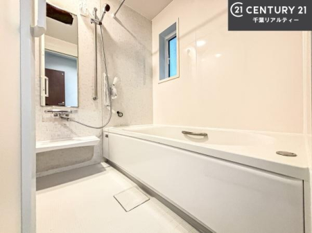 ���� �������������l�̕��͋C�̃o�X���[���́A�����o�Ă��ăo�X�^�C�����[���I
���d���撣���Ă��邲�J���ɂ��D�݂̍���̓����܂����āA�y����ł݂Ă͂������ł��傤���H