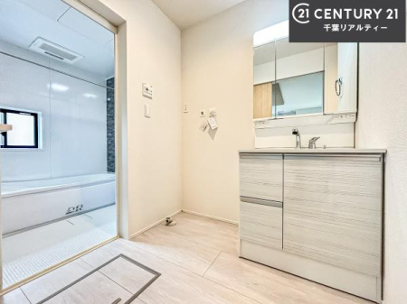 ���ʑ�E���ʏ� �g�Ȃ�𐮂�����ʏ��́A���������厖�ł��I������̐������̂��镵�͋C�����o�I�C�����悭���g�����������܂��B
