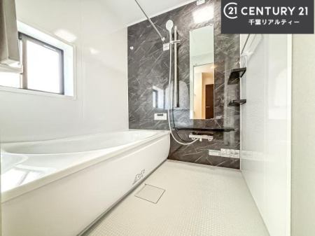 ���� �������������l�̕��͋C�̃o�X���[���́A�����o�Ă��ăo�X�^�C�����[���I
���d���撣���Ă��邲�J���ɂ��D�݂̍���̓����܂����āA�y����ł݂Ă͂������ł��傤���H