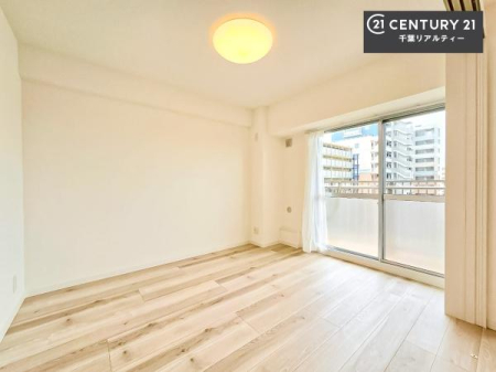 �Q�� �o���R�j�[�ɖʂ��Ă���m���ł��B���邭�����肪����A���C����������ł��܂��I���N���āA�O�ɏo�Ĕw�L�т����[�ċz�����ǂ������}������邱�Ƃ��ł��܂��B