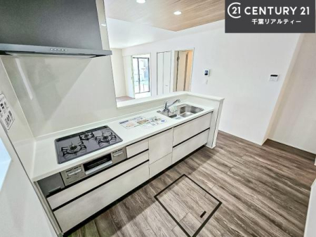 �L�b�`�� ��Ƃ肠�钲���X�y�[�X�ō�Ƃ����₷�����K�ȃL�b�`���ł��I
���q�l�ƈꏏ�ɂ��َq������y���߂�L�X�X�y�[�X�ł��B�y�����������ԂɂȂ肻���ł��ˁI
