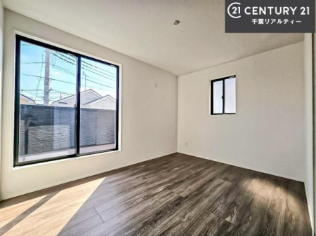 �m�� �o���R�j�[�ɖʂ��Ă���m���ł��B���邭�����肪����A���C����������ł��܂��I���N���āA�O�ɏo�Ĕw�L�т����[�ċz�����ǂ������}������邱�Ƃ��ł��܂��B