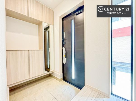 ���� �~���[�t���V���[�Y�{�b�N�X�t���Ȃ̂ŁA���ւ��Еt�����|�������₷���ł��I
�X�b�L���������ւŌ˂��J�����u�ԁA�������̂���S�n������Ԃ��o�}���Ă���܂��B