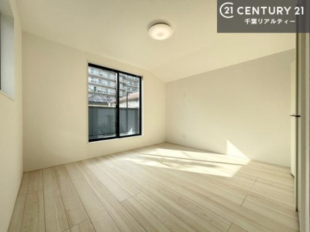 �Q�� �o���R�j�[�ɖʂ��Ă���m���ł��B���邭�����肪����A���C����������ł��܂��I���N���āA�O�ɏo�Ĕw�L�т����[�ċz�����ǂ������}������邱�Ƃ��ł��܂��B
