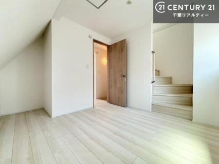 ���[ �[�˕t���I
�����Ղ艜�s���̂�����[�X�y�[�X�I�G�߂��̂̃C���e���A�̎��[�₨�m���̎��[�ɕ֗��ł��I