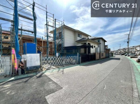 �O�ʓ��H�܂ތ��n�ʐ^ �S�䂭�܂Ō��n����������������悤�A�����ē��̂��p�ӂ������Ă���܂��B���C�y�ɂ��₢���킹�̏�A���z�̕�炵�ւ̈�������i�߂��������I