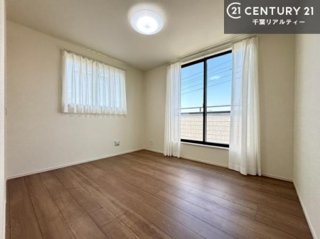 �m�� �V���v���Ƀf�U�C������Ă��邽�߁A�Ƌ��I�т܂���I
���C�ɓ���̉Ƌ��u���Ă��낰���Ԃ���邱�Ƃ��ł��܂��B
