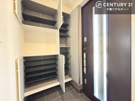 ���� �~���[�t���V���[�Y�{�b�N�X�t���Ȃ̂ŁA���ւ��Еt�����|�������₷���ł��I
�X�b�L���������ւŌ˂��J�����u�ԁA�������̂���S�n������Ԃ��o�}���Ă���܂��B