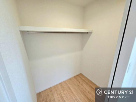 ���[ �E�H�[�N�C���N���[�[�b�g�t���ł��B��������̂��m���Ȃǂ����[���Ă��������ł��ˁI���ɂ���@�������ȂǋG�ߕ��̑傫�ȉƓd�����[�ł��܂��B