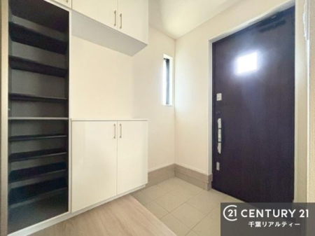 ���� ���֎��[���[�����Ă���̂ŁA���֎��肪�X�b�L���Еt�����q���ɌC�̒u����ɍ���܂���I