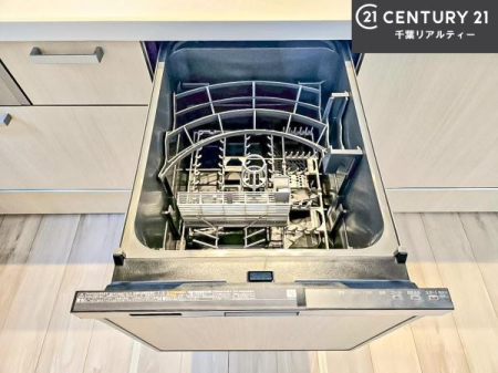 �L�b�`�� �H��@�t���̃L�b�`���ł��I�Z���������r��h�~�Ƃ��đ�ϊ��􂷂�֗��Ȏd�l�ł��I�r���g�C���Ȃ̂ŃL�b�`���̏ꏊ����炸�����X�y�[�X���L���g�����Ƃ��o���܂��I