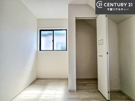 �m�� �V���v���Ƀf�U�C������Ă��邽�߁A�Ƌ��I�т܂���I
���C�ɓ���̉Ƌ��u���Ă��낰���Ԃ���邱�Ƃ��ł��܂��B

