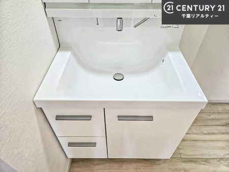 ���ʑ�E���ʏ� �[�����ʑ�{�E���́A�������˂ɂ����̂ł�����ꂪ�y�X�I���������ۂĂ܂��I
�L���C�Ȑ��ʏ��Ŏ��������̃��`�x�[�V�������オ��܂��ˁI
