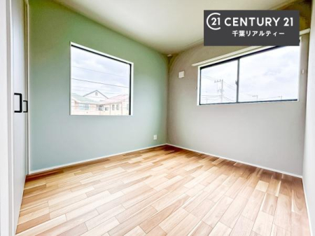 �m�� ���邭���ʂ��̗ǂ������ł��B�u�V���v���v�Ƀf�U�C�����ꂽ�����B���R�x�������̂ŉƋ�⃌�C�A�E�g�ł��D�݂̋�Ԃ�n��グ���܂��B