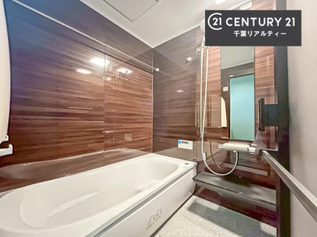 ���� �������������l�̕��͋C�̃o�X���[���́A�����o�Ă��ăo�X�^�C�����[���I
���d���撣���Ă��邲�J���ɂ��D�݂̓����̓����܂����āA�y����ł݂Ă͂������ł��傤���H