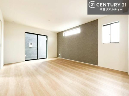 ���r���O �D�����z���܂肪���r���O����ł���ċ��S�n�̗ǂ���Ԃ����o���Ă���܂��I
���났�̎��Ԃ��߂����܂��I