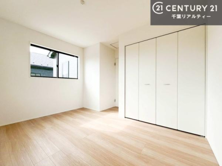 �m�� ���[�X�y�[�X�����Ă��܂��I�������X�b�L�����ڂ��鎖���ł��܂��ˁB
�Ƌ��I�΂Ȃ��V���v���ȃf�U�C���ׁ̈A�Ƌ��I�΂����C�ɓ���̋�ԍ�肪�ł������ł��ˁB