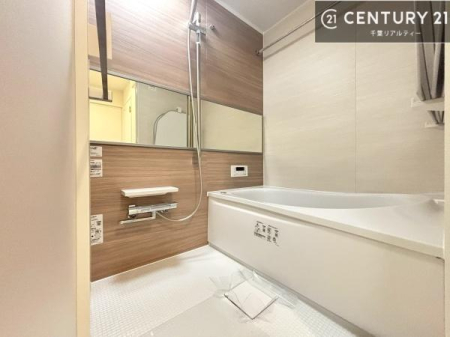 ���� �������������l�̕��͋C�̃o�X���[���́A�����o�Ă��ăo�X�^�C�����[���I
���d���撣���Ă��邲�J���ɂ��D�݂̍���̓����܂����āA�y����ł݂Ă͂������ł��傤���H