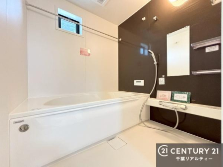 ���� �L�X�o�X�ň���̔������t���b�V���B�����L�΂���̂ŁA�����ɂ��������ƐZ����܂��ˁI�����̃o�X�^�C�����y���݂ɂȂ�܂��B