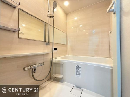 ���� �������������l�̕��͋C�̃o�X���[���́A�����o�Ă��ăo�X�^�C�����[���I
���d���撣���Ă��邲�J���ɂ��D�݂̓����̓����܂����āA�y����ł݂Ă͂������ł��傤���H