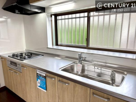 �L�b�`�� ��Ƃ����₷���V�X�e���L�b�`���ł��I���[���t���Ă���̂ŁA�����X�y�[�X�ɕ���u���Ȃ��čς݂܂��I
�L�X�g���āA���K�ɍ�Ƃ��ł��܂��I