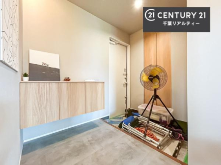 ���� �V���[�Y�{�b�N�X�t���Ȃ̂ŁA���ւ��Еt�����|�������₷���ł��I
�X�b�L���������ւŌ˂��J�����u�ԁA�������̂���S�n������Ԃ��o�}���Ă���܂��B


