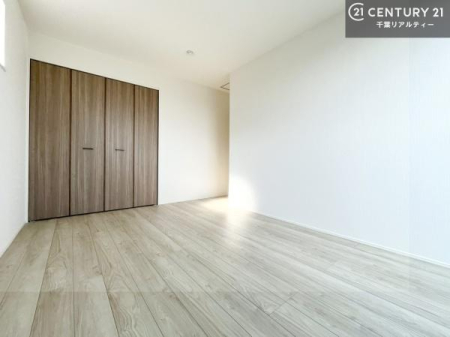 �m�� �V���v���Ƀf�U�C������Ă��邽�߁A�Ƌ��I�т܂���I
���C�ɓ���̉Ƌ��u���Ă��낰���Ԃ���邱�Ƃ��ł��܂��B�i�{�H��j
