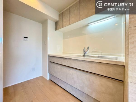 �L�b�`�� ���[�X�y�[�X���L�x�ŁA�����X�y�[�X���X�b�L���ƕЕt���Ђ�`�����p�ł��܂��I
���K�ɍ�Ƃ��ł��܂��I�����̗���������܂��I