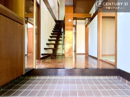 ���� �~���[�t���V���[�Y�{�b�N�X�t���Ȃ̂ŁA���ւ��Еt�����|�������₷���ł��I
�X�b�L���������ւŌ˂��J�����u�ԁA�������̂���S�n������Ԃ��o�}���Ă���܂��B