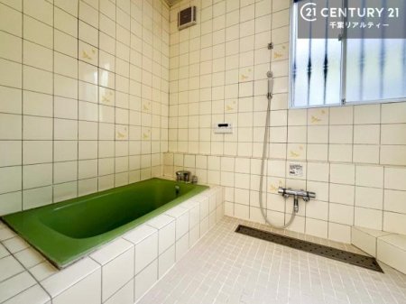 ���� 1���̔�����������Ɩ����Ă���闁���ł��B
�������̑f�G�ȃ����N�[�[�V�����ꏊ�ł��I
